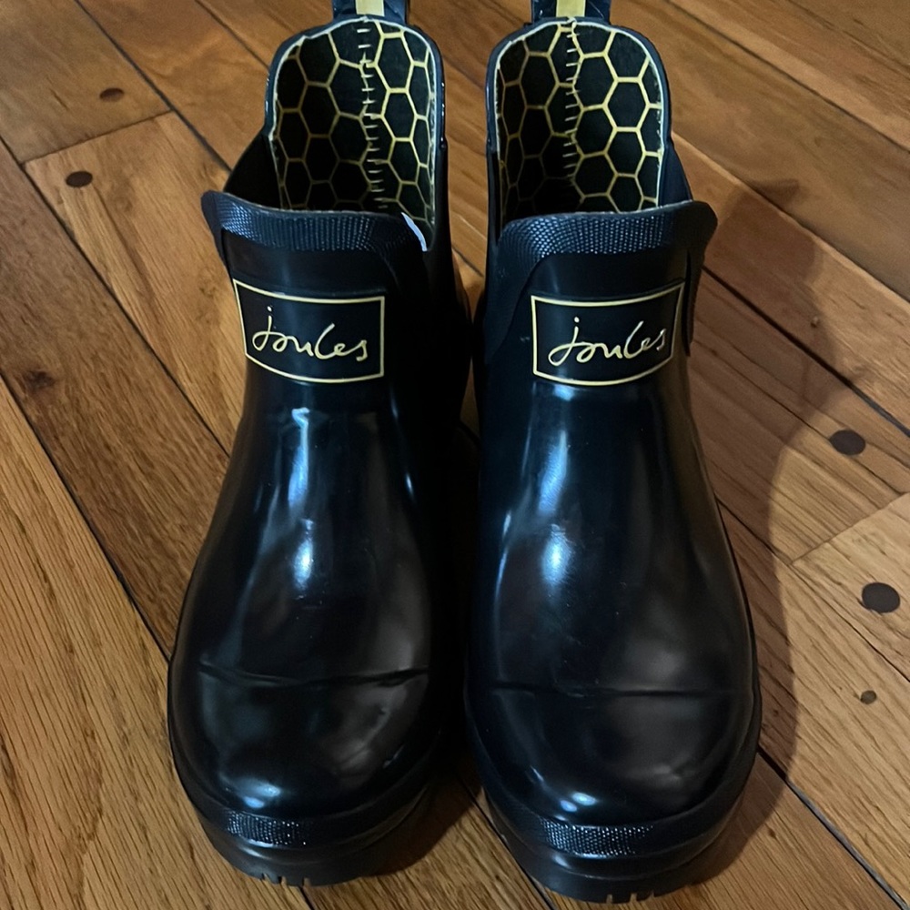 Ankle rain boots